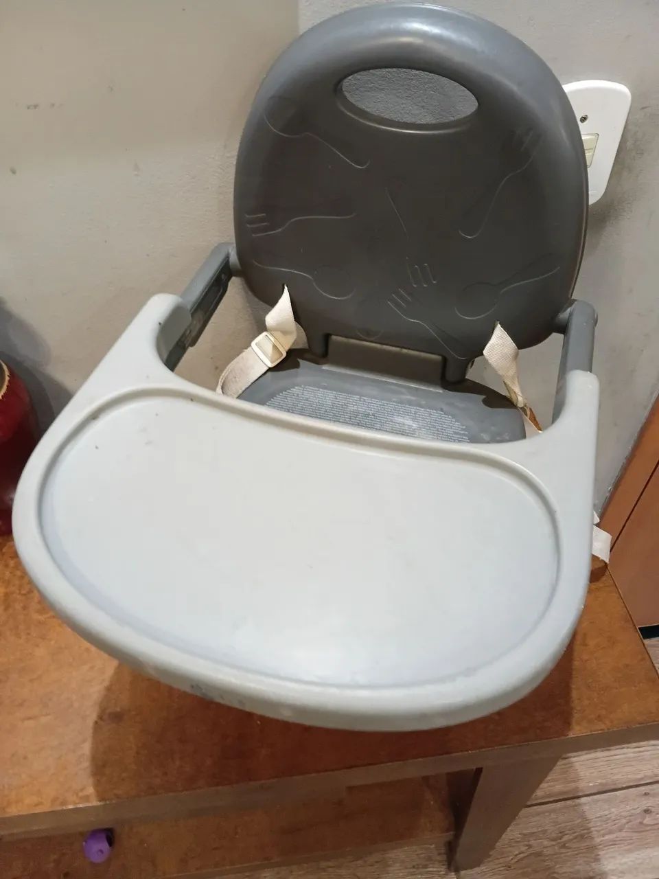 Cadeira de alimentação usada - Foto 2