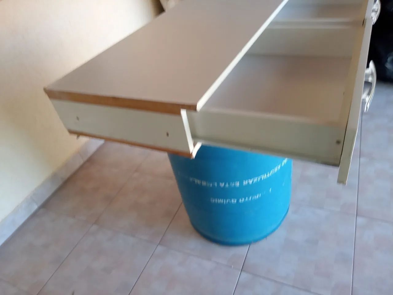 Bancada Cabeleireiro 2 Gavetas 1,25 x 45 Seminova - Até 5x33,08 pela OLX  - Foto 3