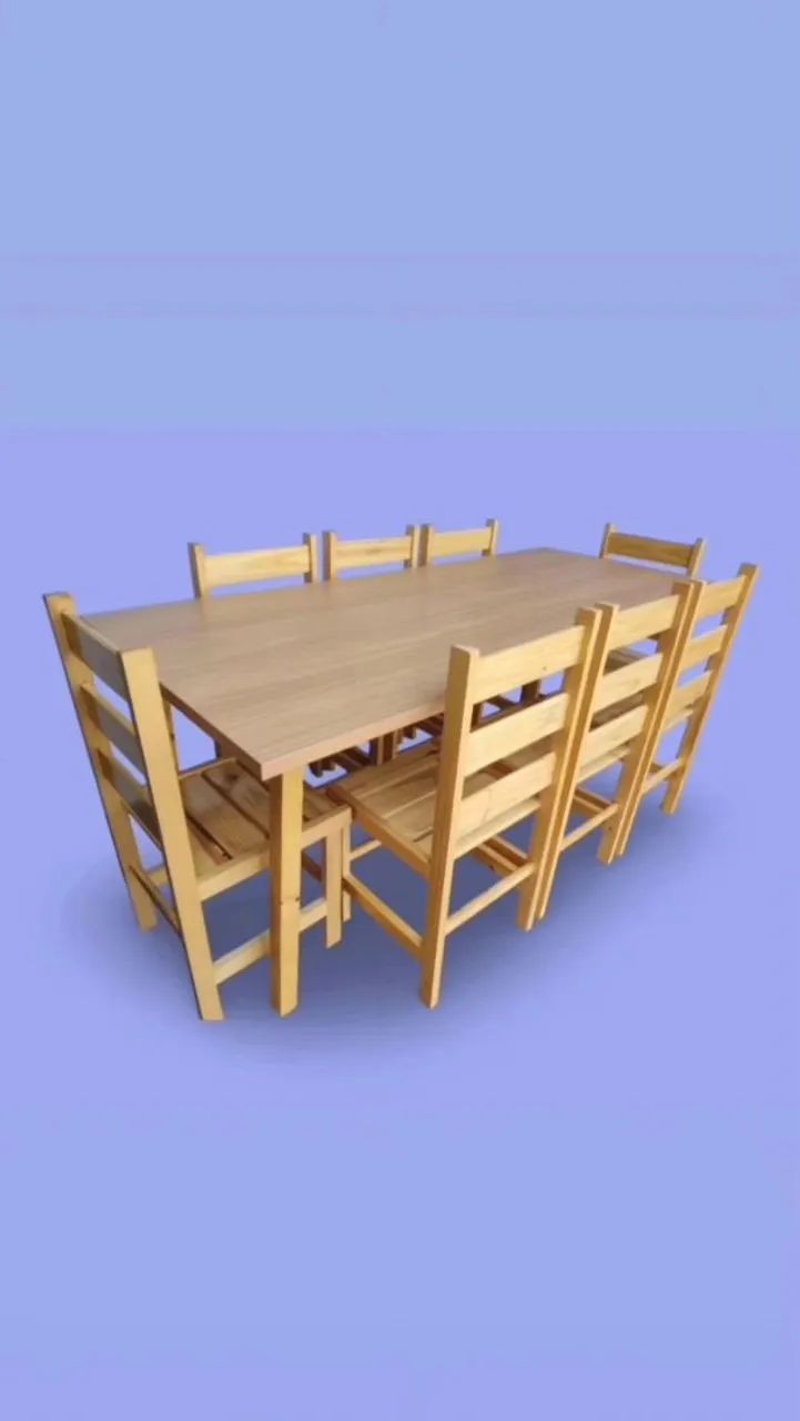 Mesa de Jantar Em Pinus com 8 Cadeiras