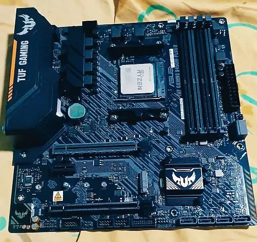 Kit Ryzen 5 com 16 gigas e water cooler.