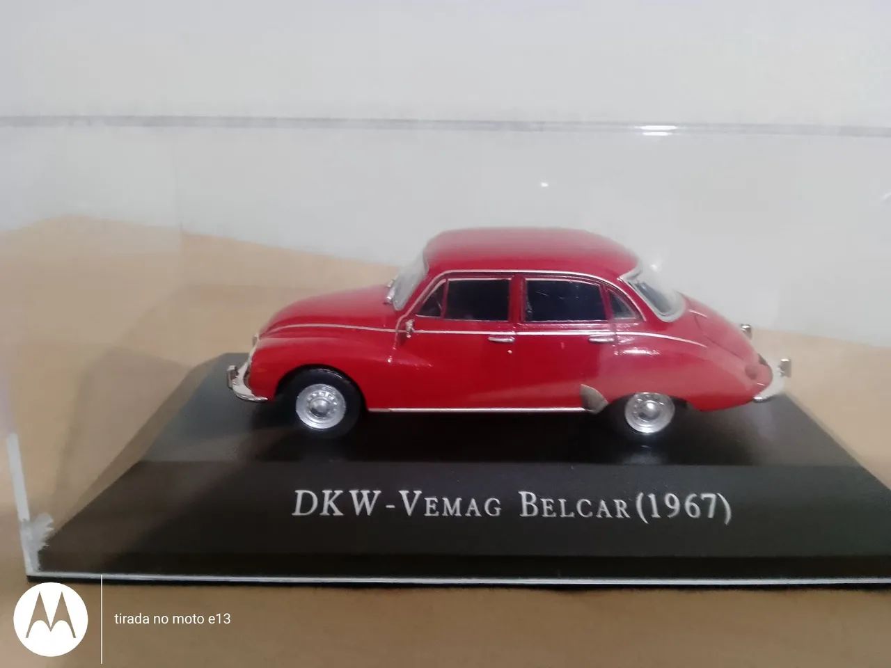 Carrinho miniatura esc.:1:43.