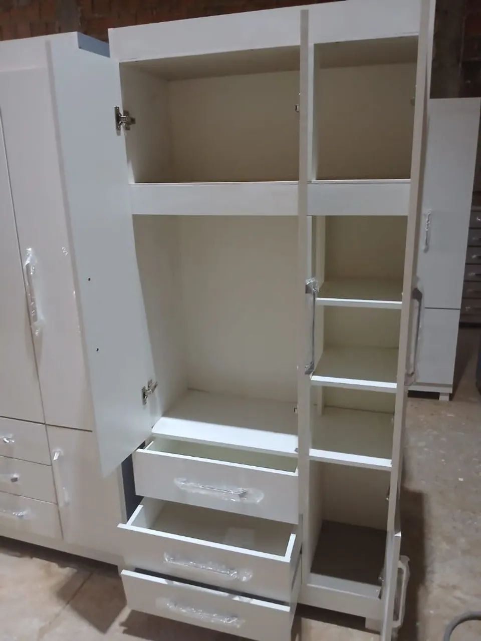 Guarda roupa 3 portas  - Foto 4