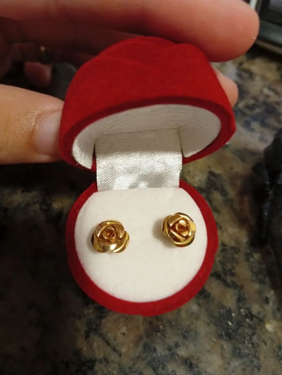 Brinco de Rosa em Ouro 18k. 2 gramas - Foto 2
