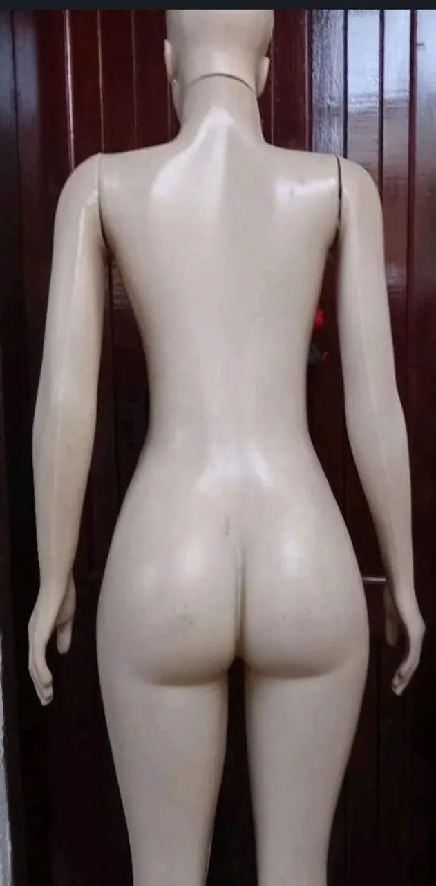 Manequim de corpo inteiro com suporte de pé  - Foto 4