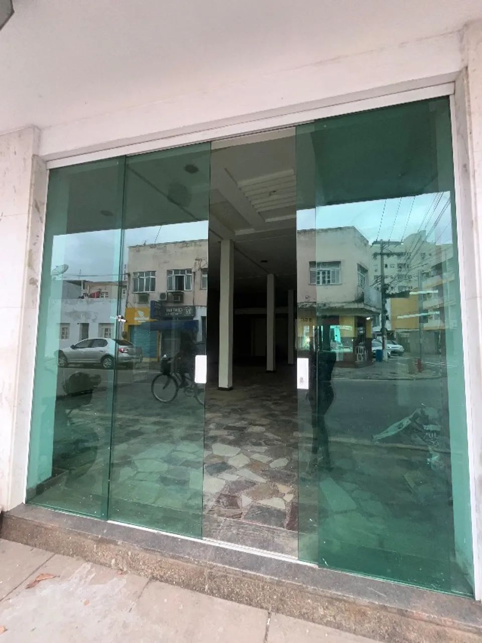 ALUGA-SE LOJA COMERCIAL - R$ 2.400/MÊS - Foto 5
