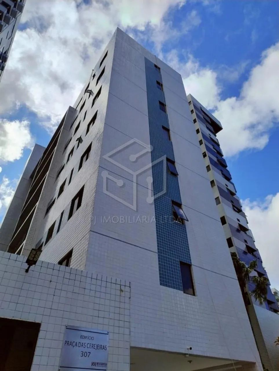 APARTAMENTO MOBILIADO COM 2 QUARTOS NOS AFLITOS - Foto 2