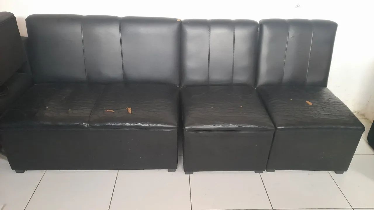 Sofa com pequenas avarias