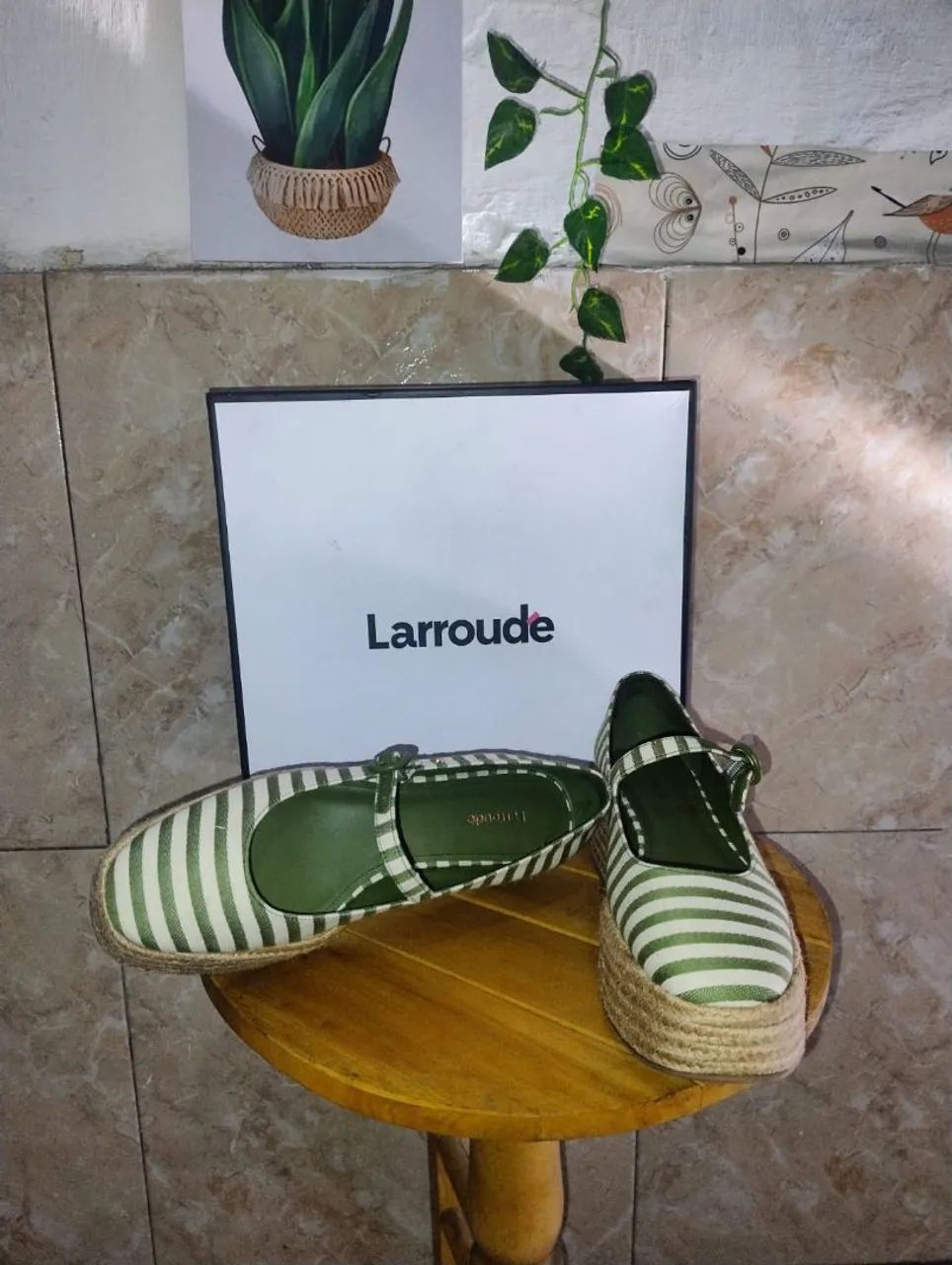 Sandália Larroude plataforma 36