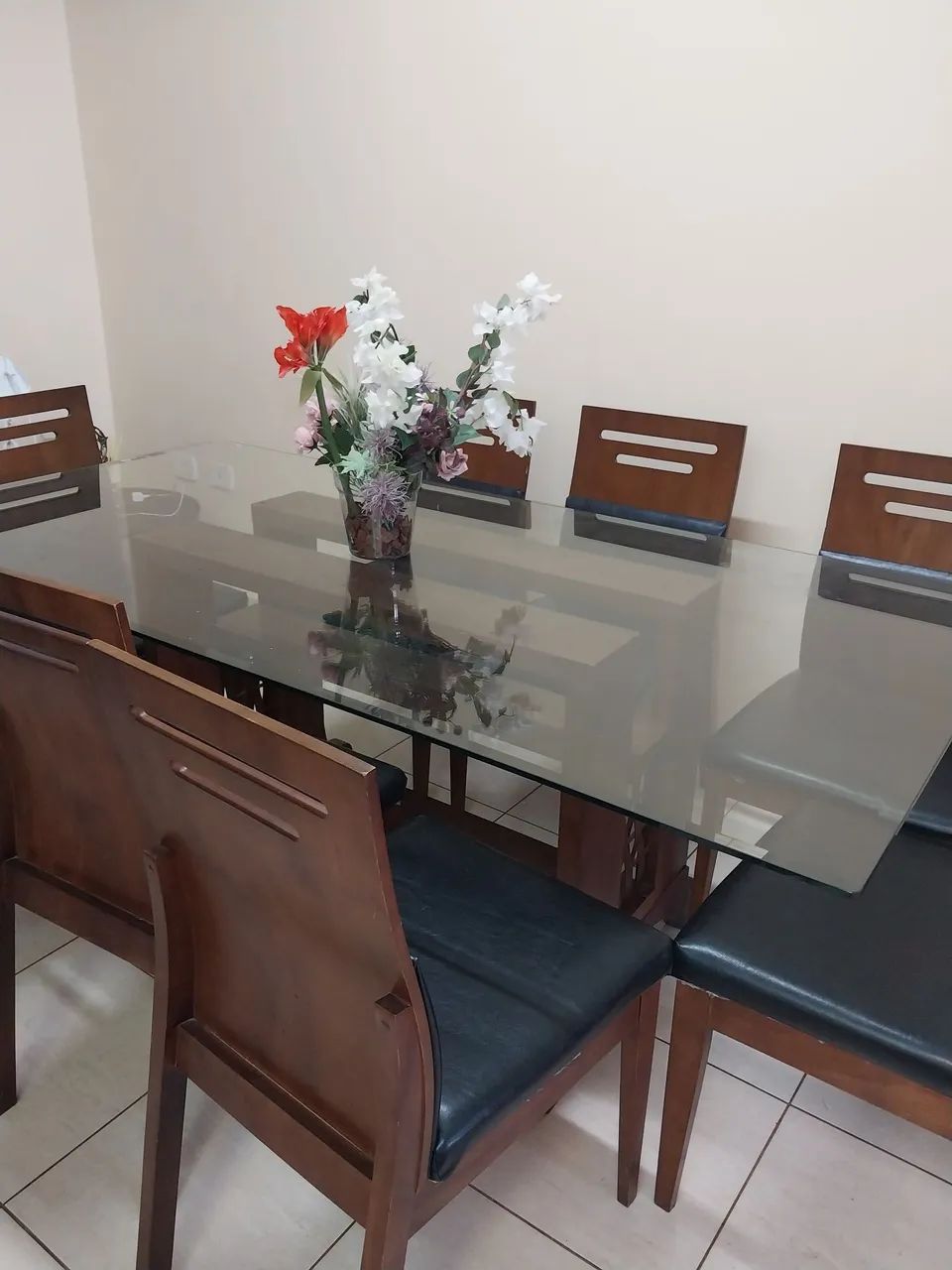 Mesa de sala de jantar com 8 cadeiras  - Foto 2