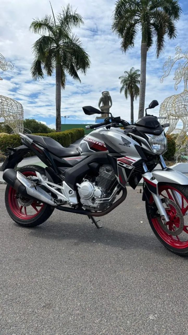 CB250cc 2021 em dias 