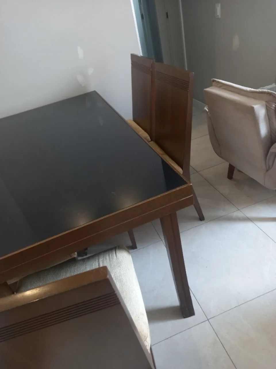 Mesa de jantar de madeira. Com. - Foto 4