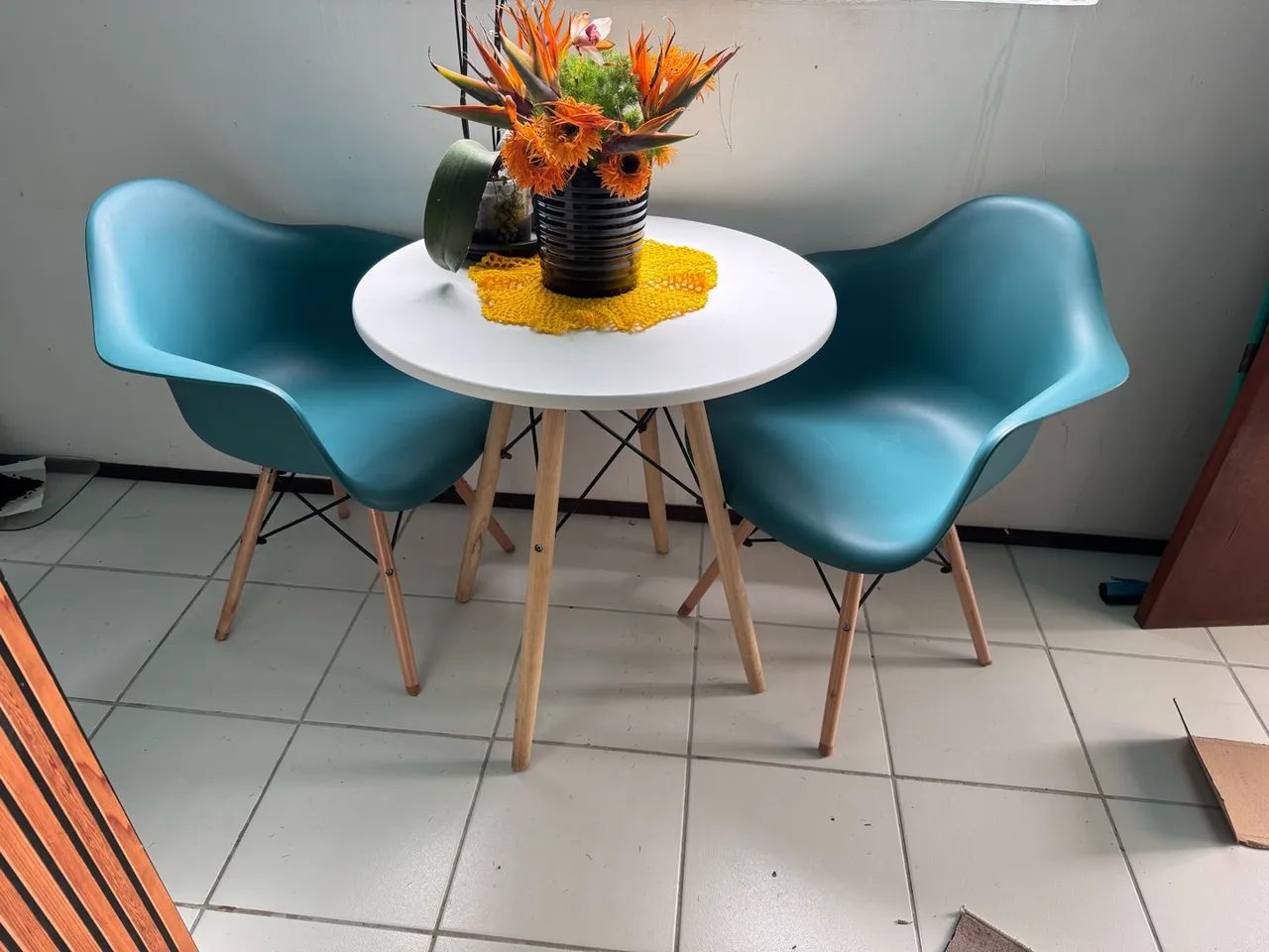 CONJUNTO MESA 70CM + 2 CADEIRAS  - Foto 2