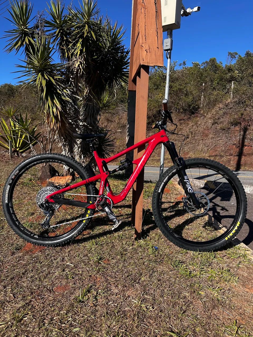 SANTA CRUZ HIGHTOWER - L - CARBONO