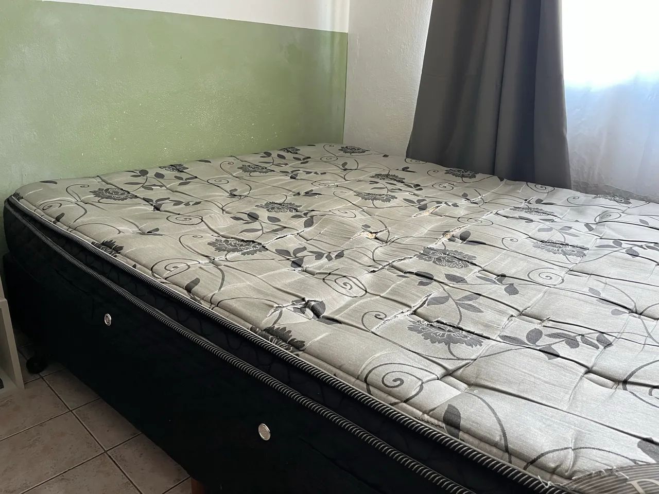 Vendo Colchão Queen usado - Foto 2