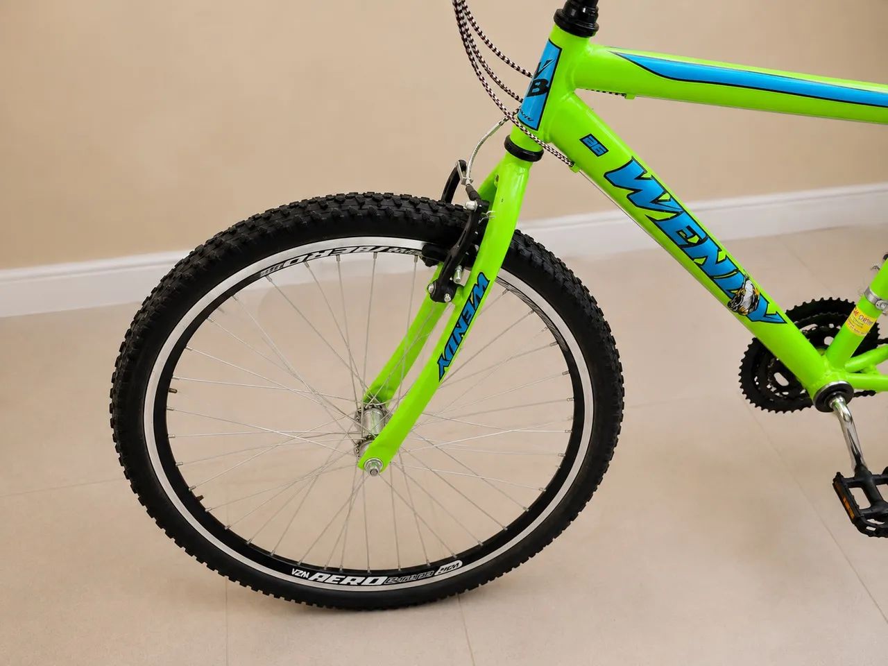 Bicicleta Aro 26 Verde com Marchas e Rodinhas - Usada - Foto 2