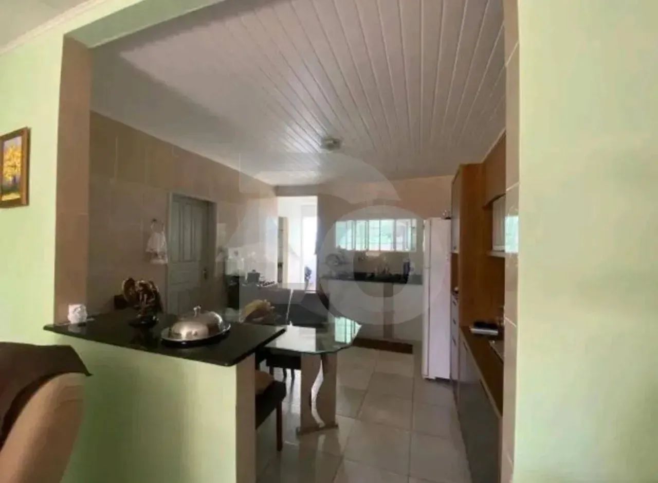 Casa no Conjunto Orlando Dantas com Sala Ampla, Quintal e 3 Quartos