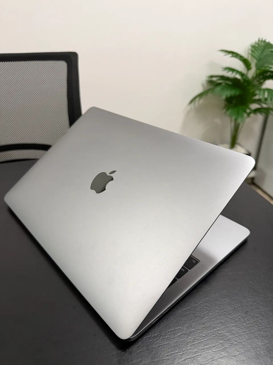 MacBook Pro 2019 13? TouchBar | Intel i5 | 8GB 256GB - Notebooks