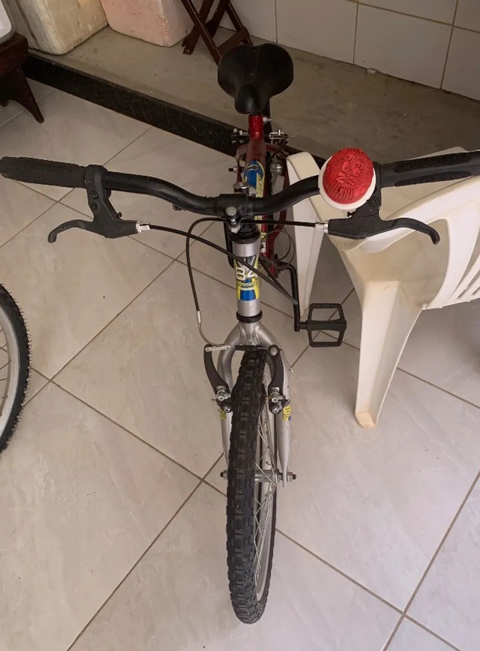 Bicicleta infantil semi nova, pouco uso aro 16