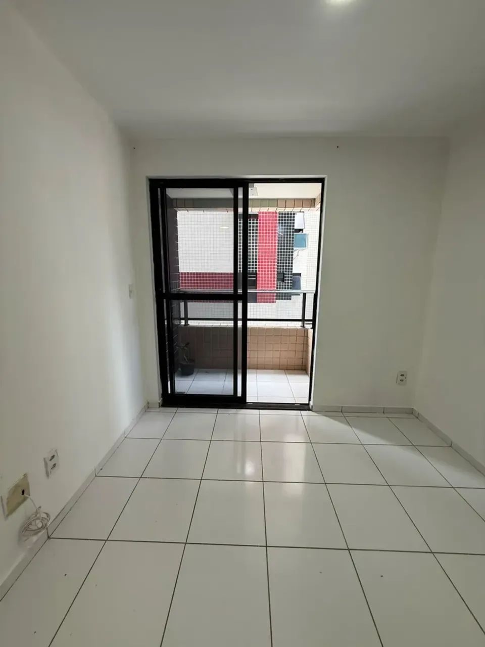 OPORTUNIDADE! Apt 2/4 com fixos na jatiúca com varanda. - Foto 2