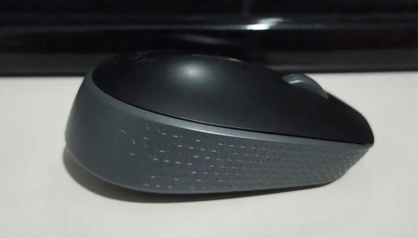 Mouse Sem Fio Logitech M170 Ambidestro Compacto Preto - Perfeito Estado - Foto 3