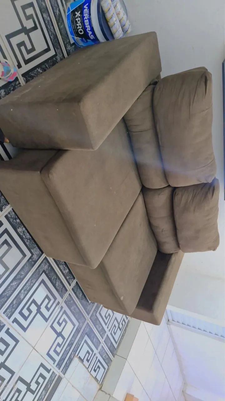 Vendo sofá retrátil marrom conservado