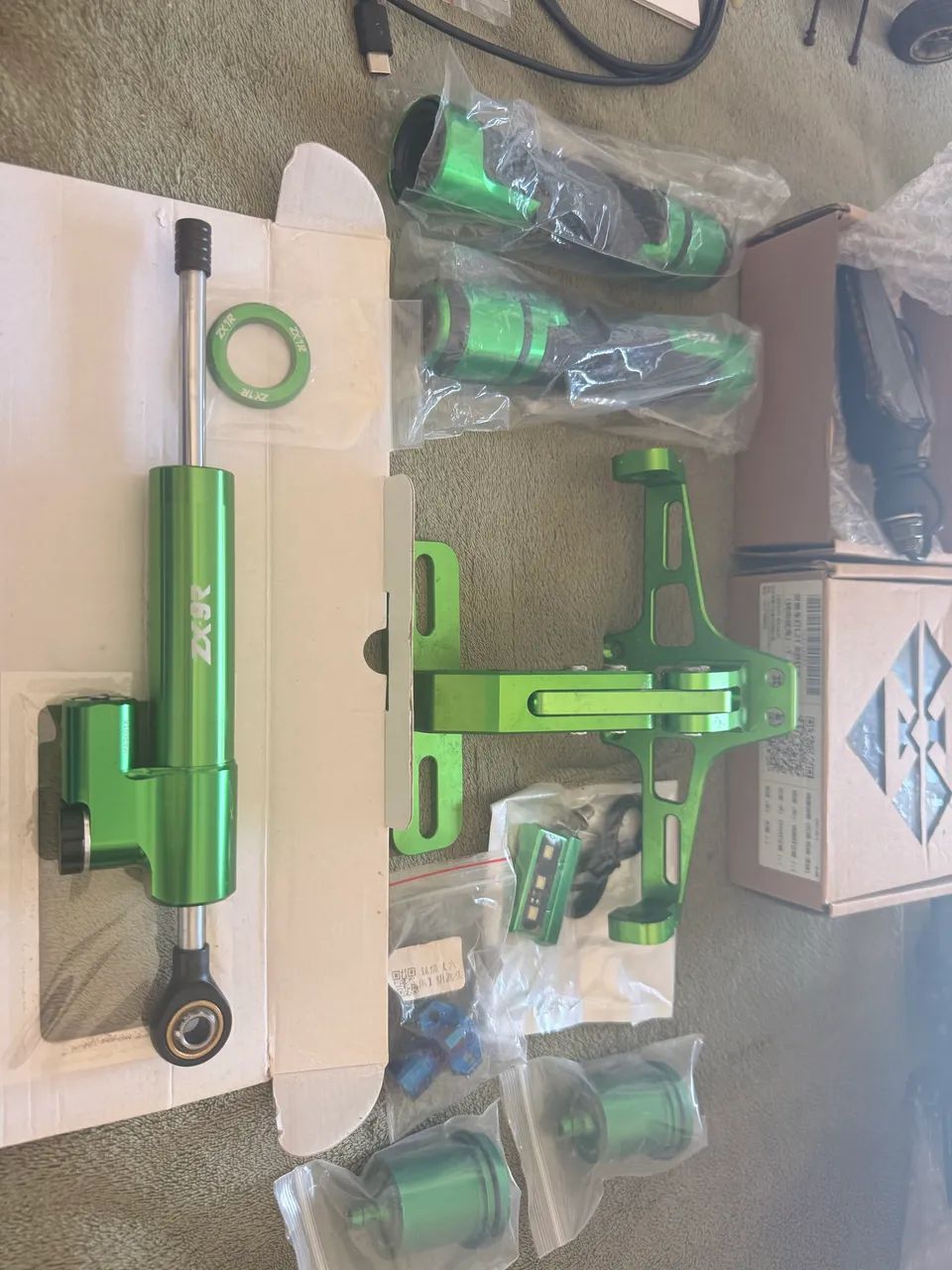 なし Kit para ZX-9 / NINJA / MT etc? - Peças para motos - Praia