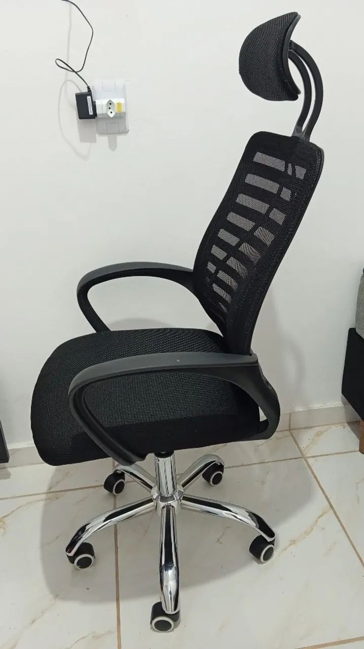 Cadeira Office giratória só 2 meses de uso  - Foto 2