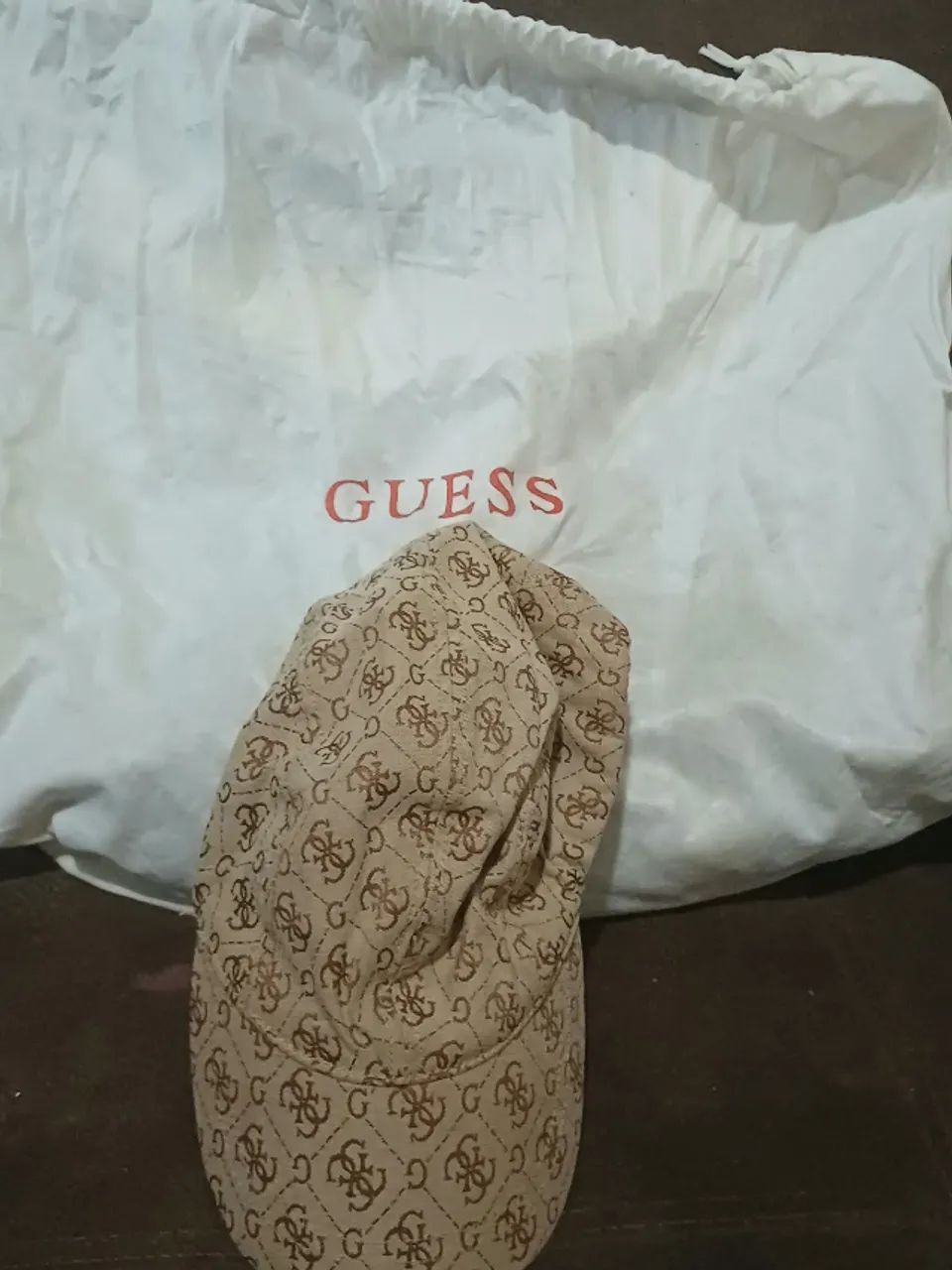 KIT GUESS BOLSA + CHAPEU  - Foto 2