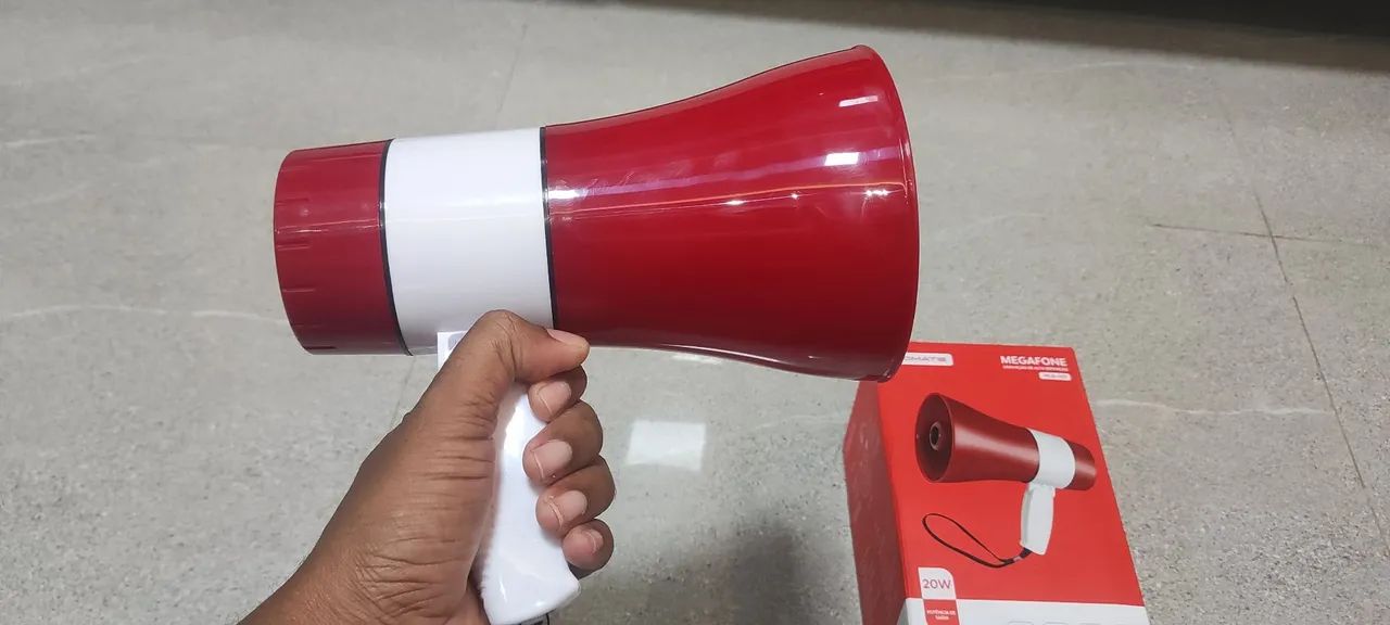 Megafone tomate 20w recarregável 