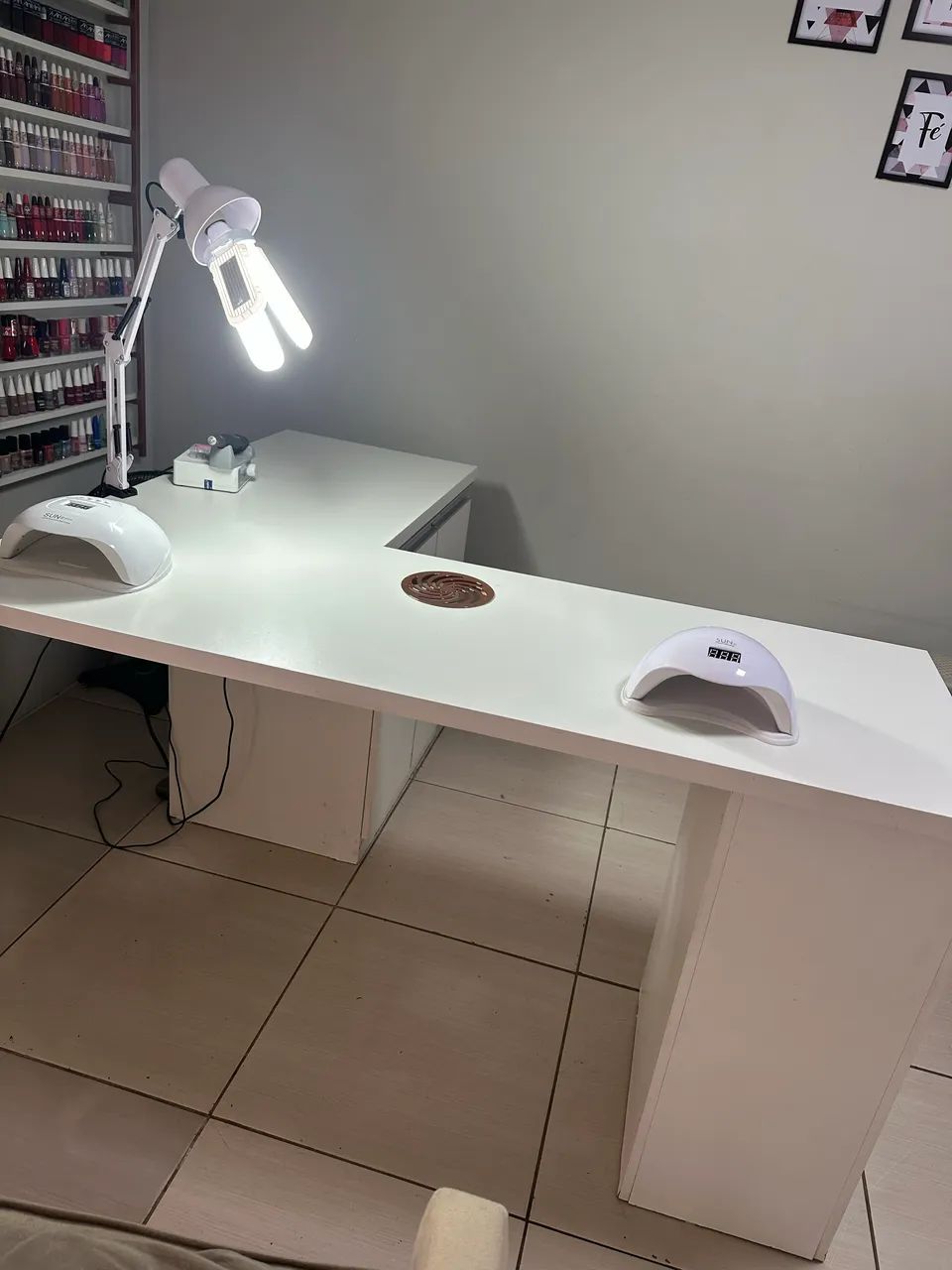 Mesa para manicure/Nail designer 
