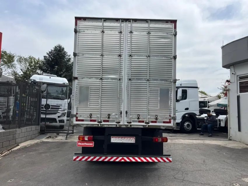 MB ATEGO 3030 LTA ANO 21/22 COM BAU - Foto 6