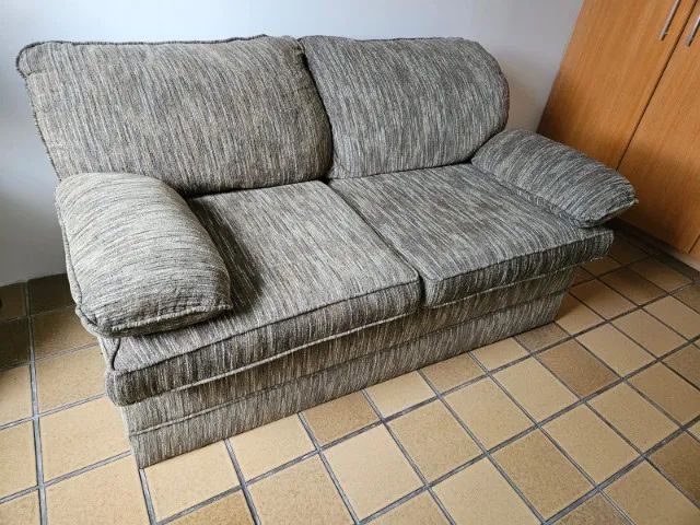 Sofá cama 2 lugares com cama de casal articulada em aço e colchão