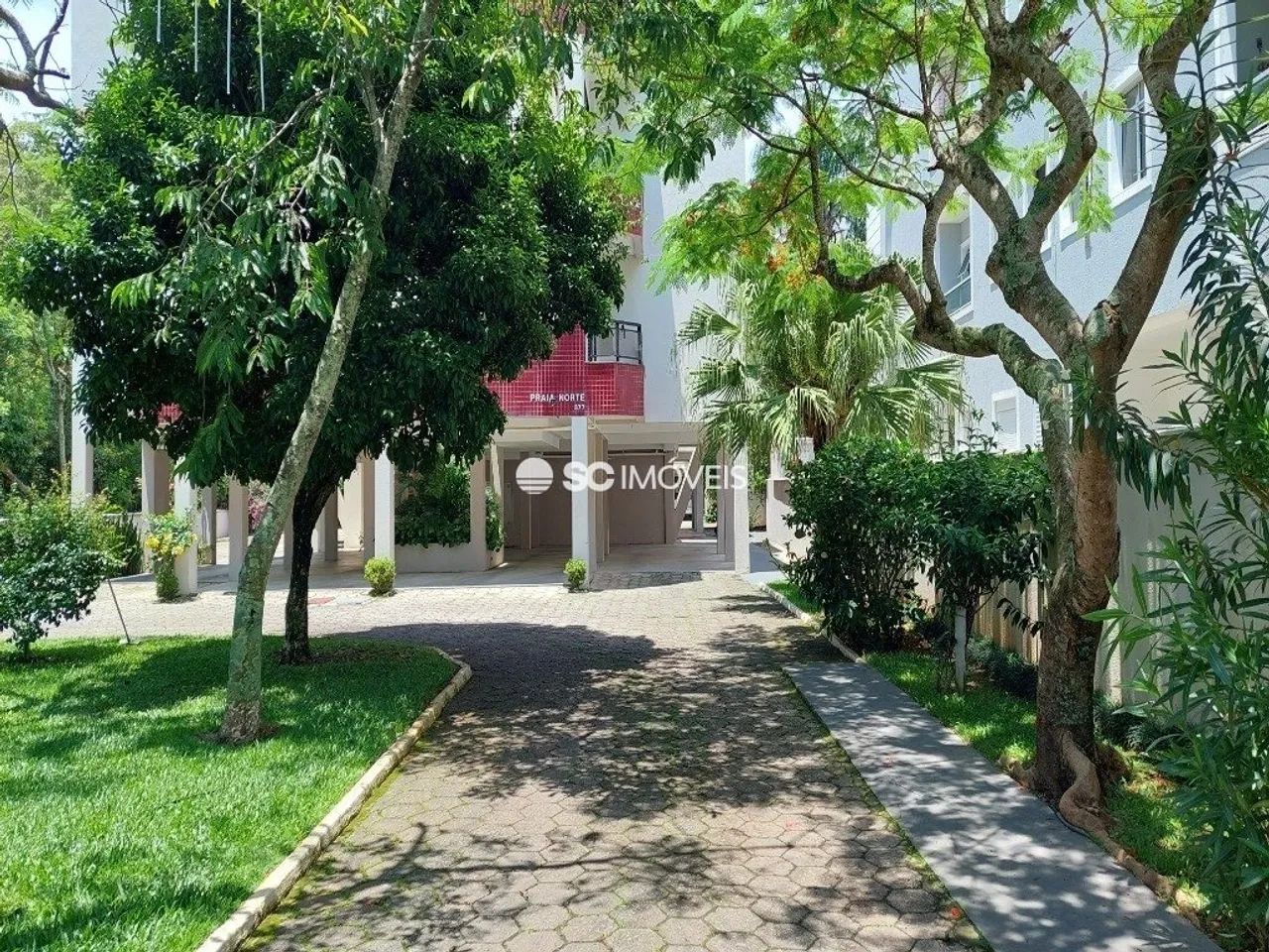 Apartamento mobiliado 3 dormitórios perto da praia - Foto 2