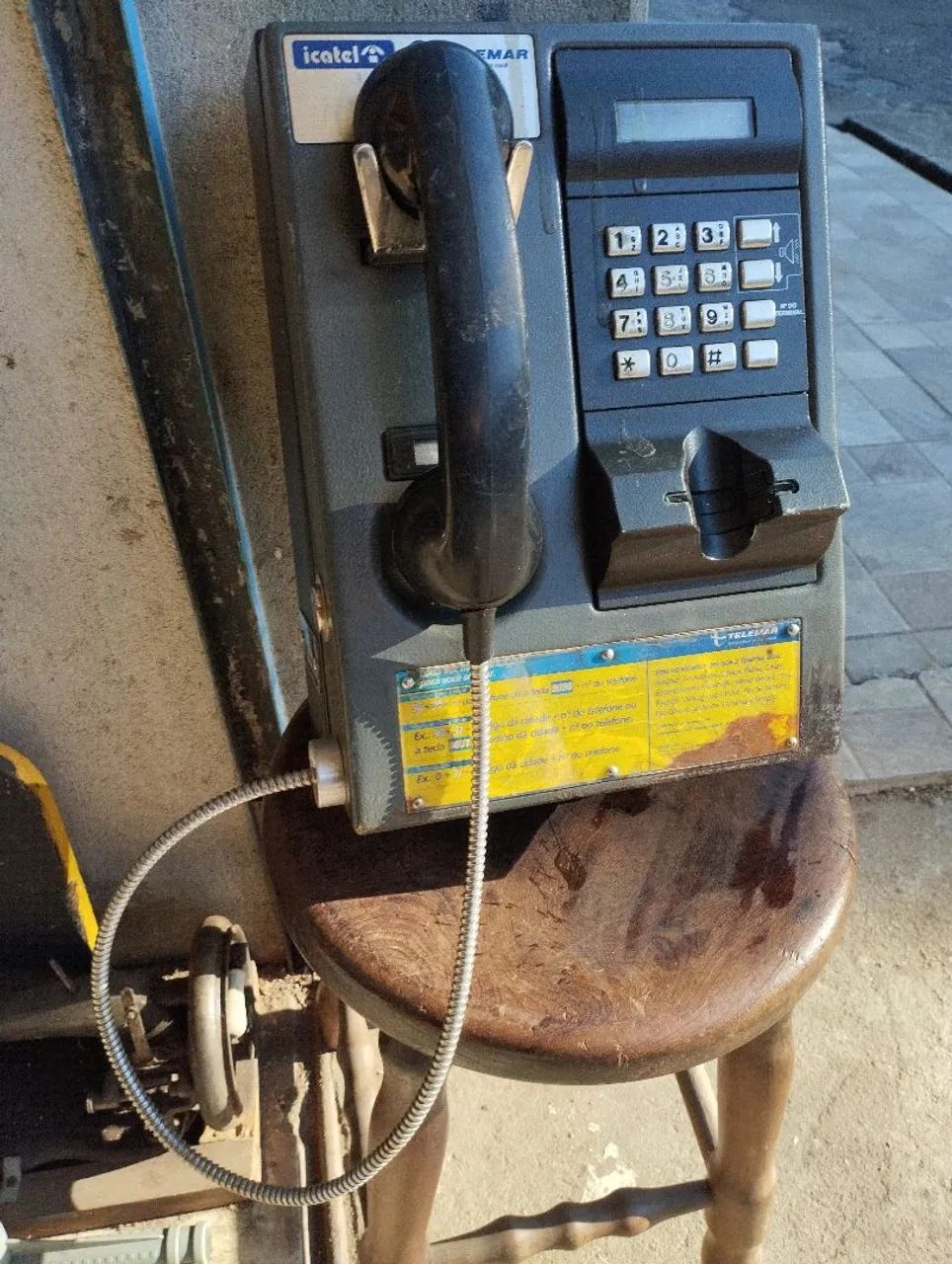 Telefone antigo orelhão. - Foto 5