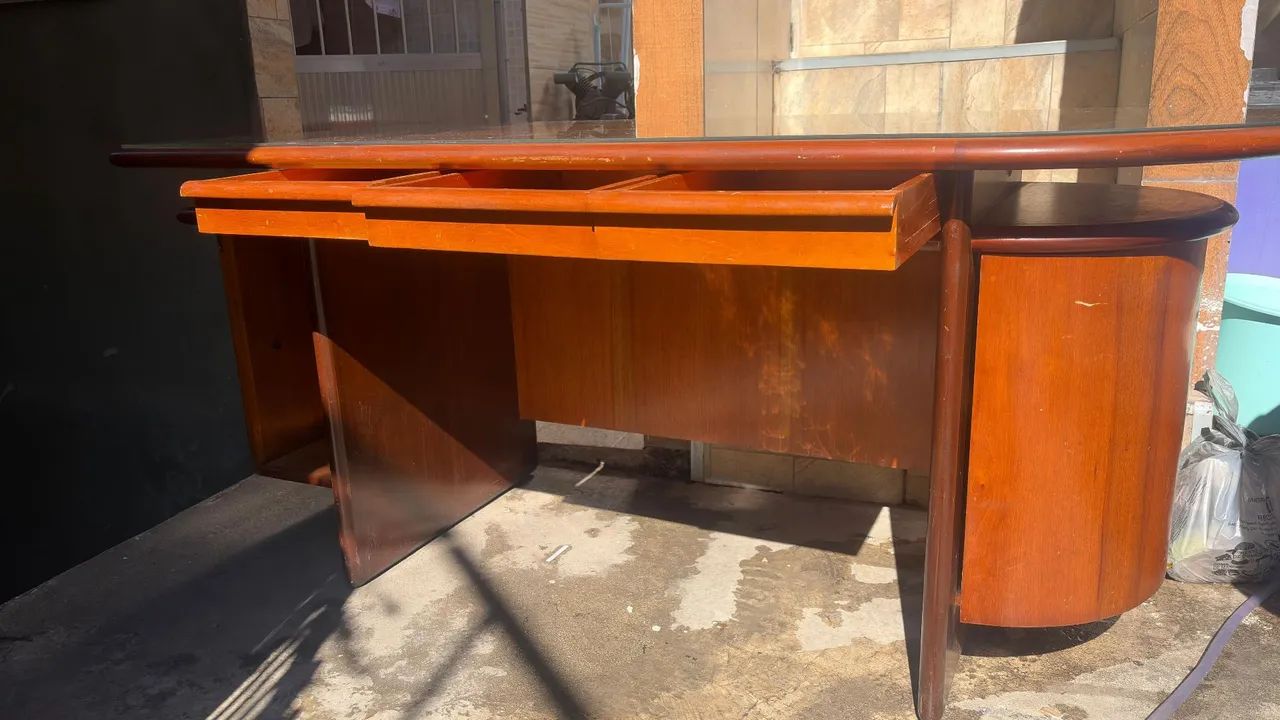 Mesa de escritório madeira e vidro temperado  - Foto 3
