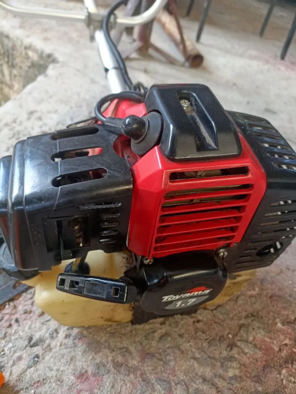 Roçadeira Toyama 1.7hp 43cc