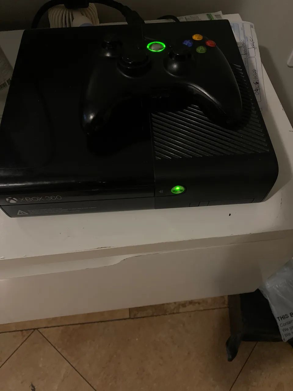 Xbox 360 com um controle, com 30 jogos, usado e com kinect  - Foto 2