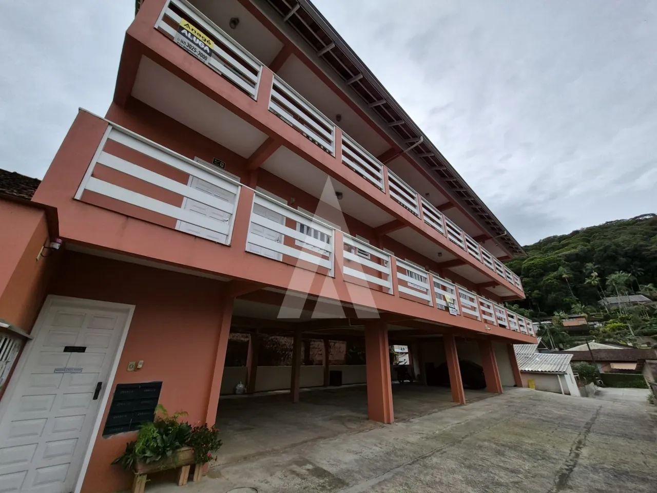 Apartamento com 01 quarto no bairro Glória.