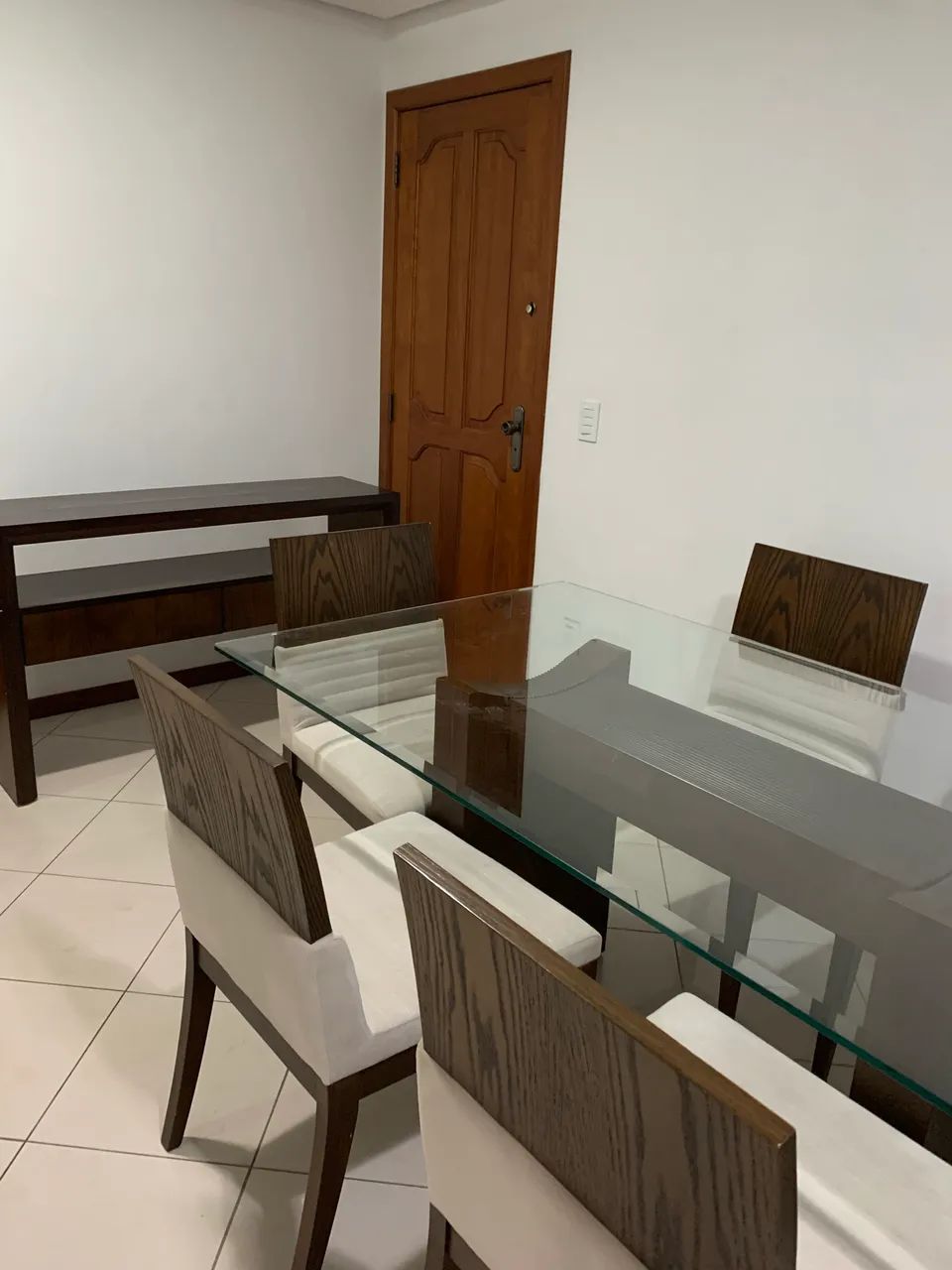 Conjunto Mesa de Jantar e Aparador. - Foto 5