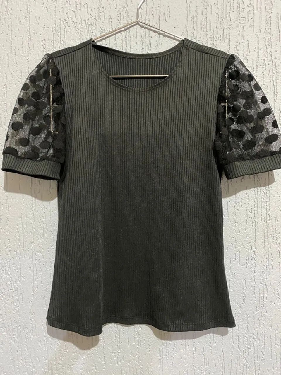 Camiseta Canelada com Tule