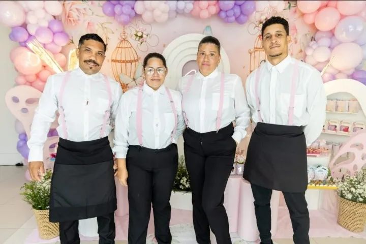 Serviço e garçom  barman M