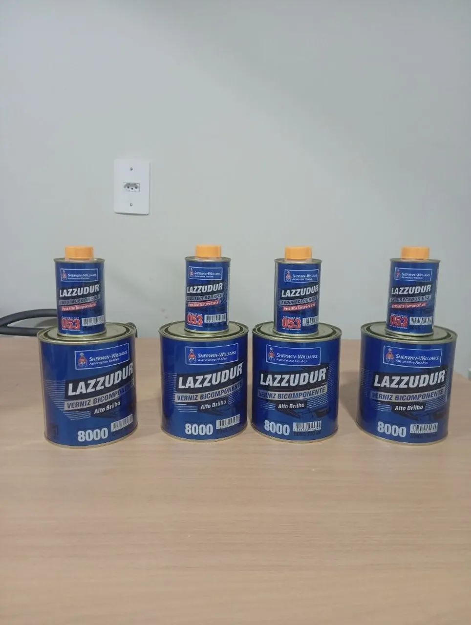 4 unidades de verniz 8000  bicomponete Sherwin williams 