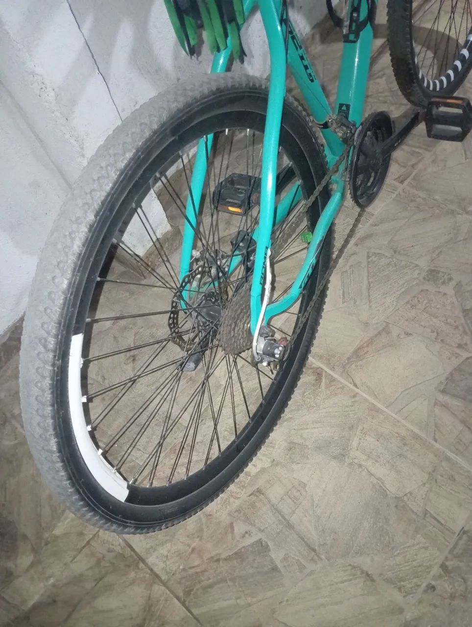 Vendo bicicleta aro 29 com garfo de trava e documento  - Foto 3