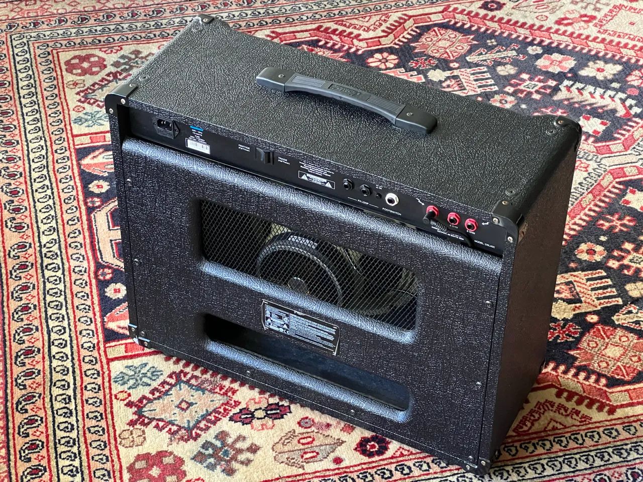 Marshall DSL40C com Celestion V30 - Foto 3