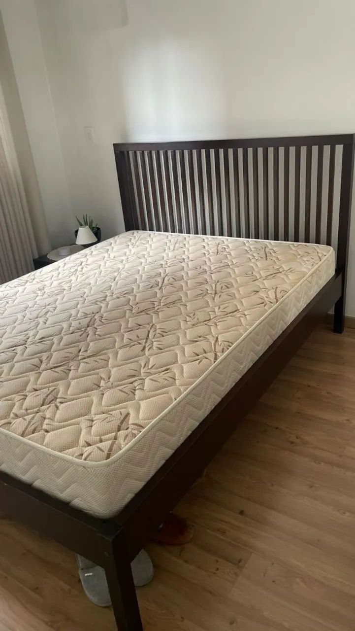 Vendo cama queen, colchão e cômoda  - Foto 3