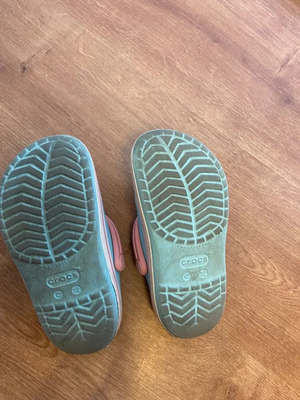 Crocs tamanho c12 infantil  - Foto 4