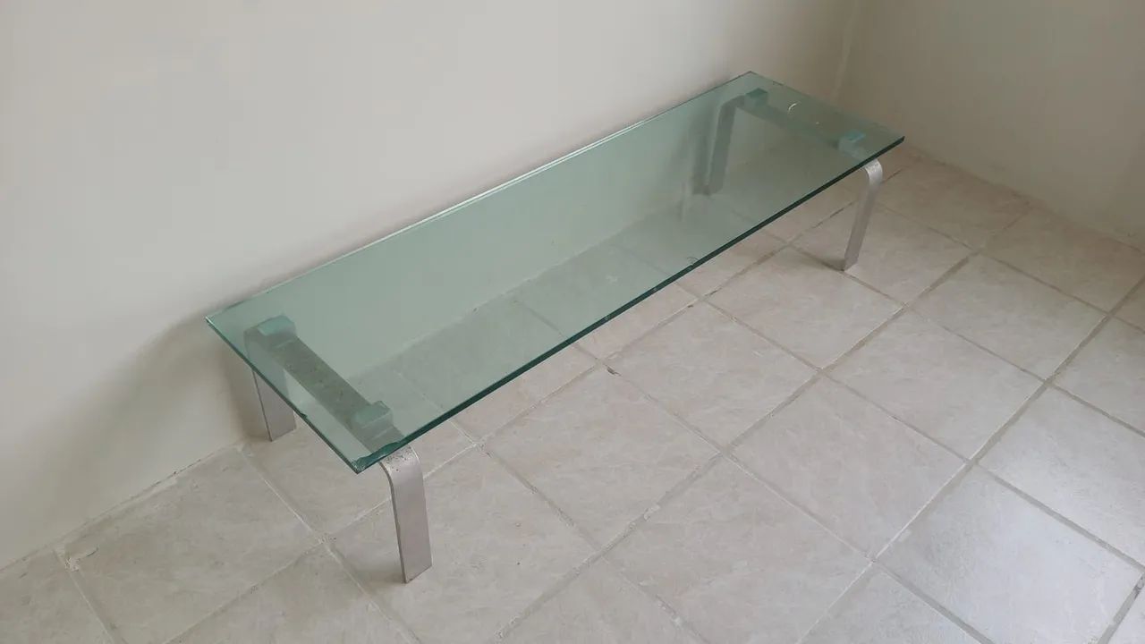Mesa de Centro em Vidro com Base Metálica - 1,40m