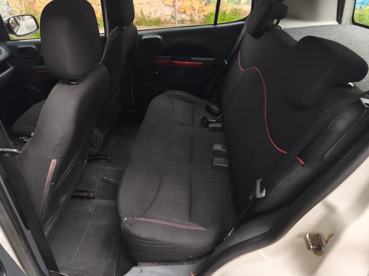 Fiat Uno Sporting 1.4 EVO Fire Flex 8V 4P 2014 - Foto 5
