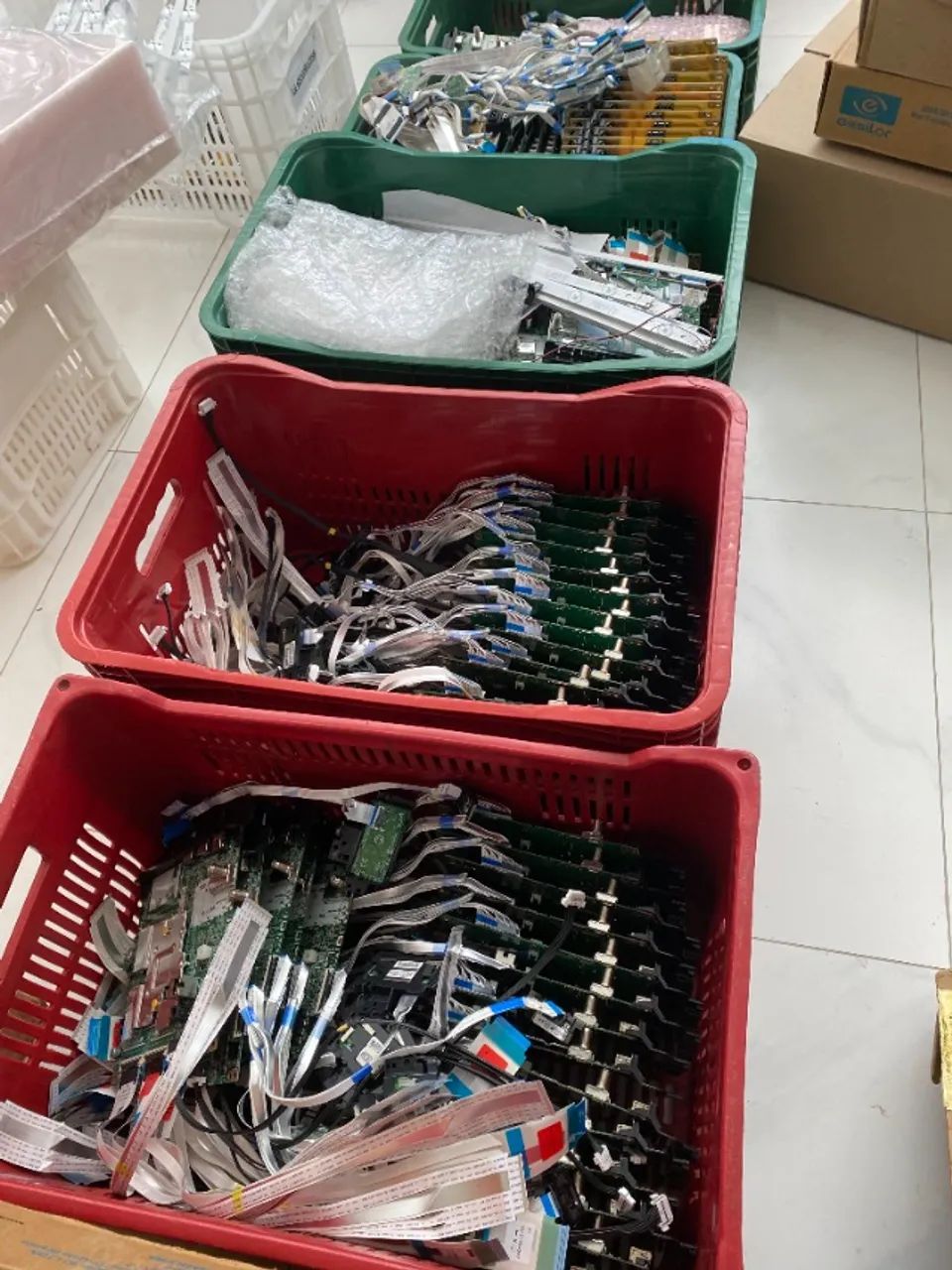 Lote de Placas de Tvs ( 483 Unidades ) - Foto 2
