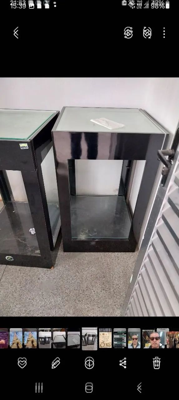 VENDO 2 MOSTRUARIOS EM MDF COM GAVETA EXPOSITORA E TAMPO DE VIDRO - Foto 3